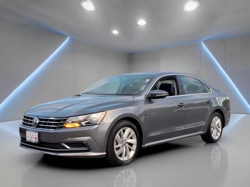 2018 Volkswagen Passat 2.0T SE w/Technology w/Technology