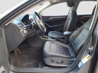 2018 Volkswagen Passat 2.0T SE