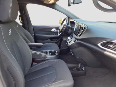 2020 Chrysler Pacifica Touring