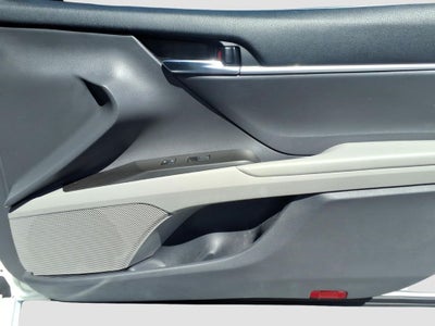 2022 Toyota Camry Hybrid SE