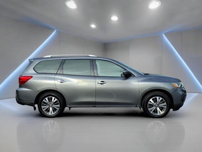 2017 Nissan Pathfinder SL