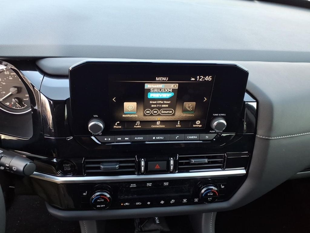 2025 Nissan Pathfinder SV