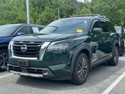 2022 Nissan Pathfinder SL
