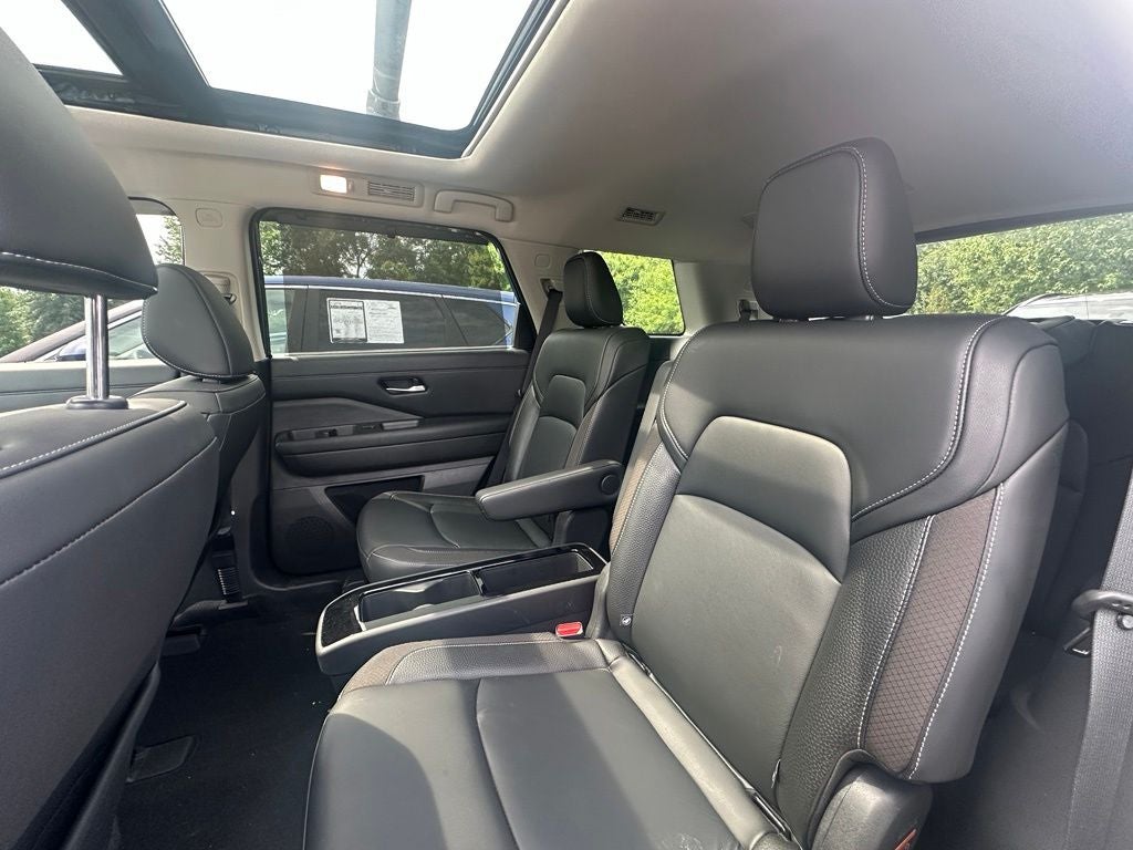 2022 Nissan Pathfinder SL