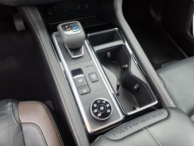 2022 Nissan Pathfinder Platinum