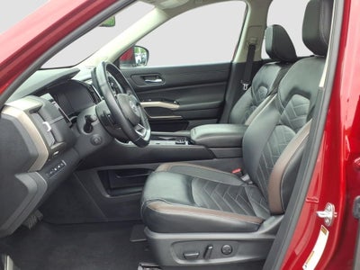 2022 Nissan Pathfinder Platinum