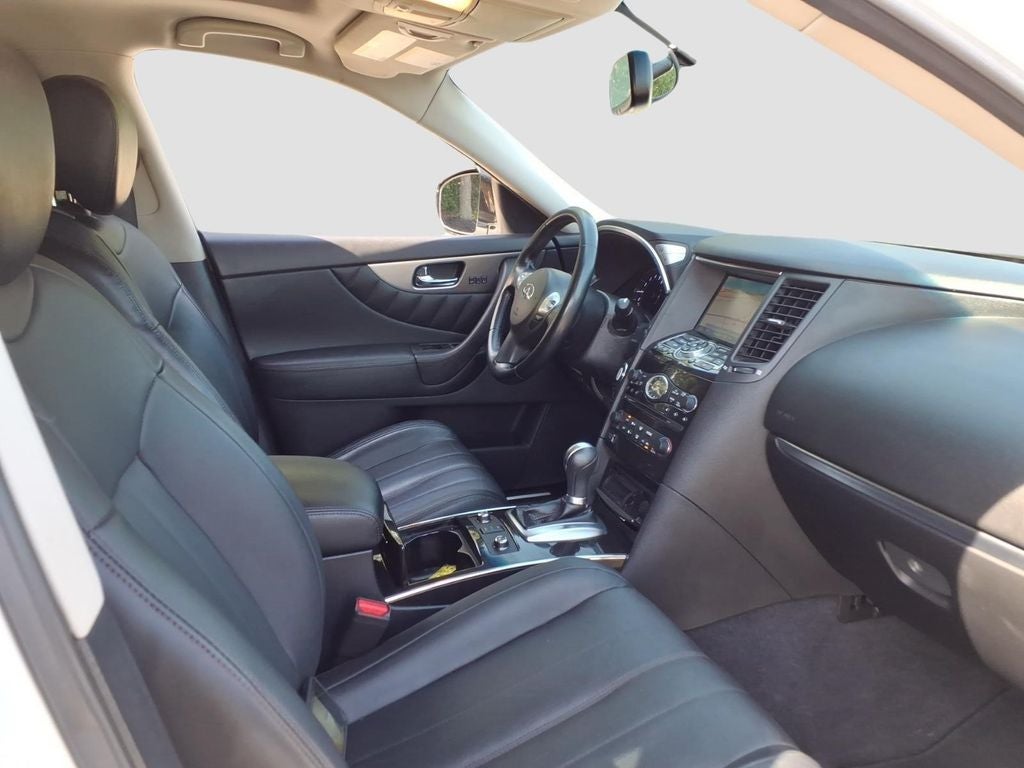 2017 INFINITI QX70 Base