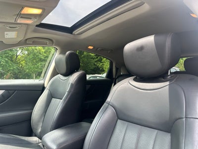2017 INFINITI QX70 Base