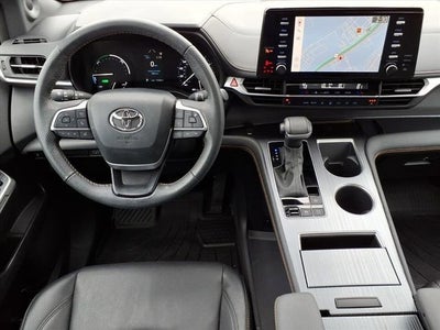 2024 Toyota Sienna LE