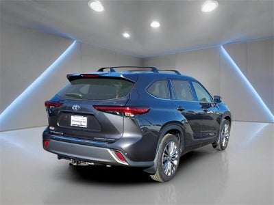 2022 Toyota Highlander Platinum