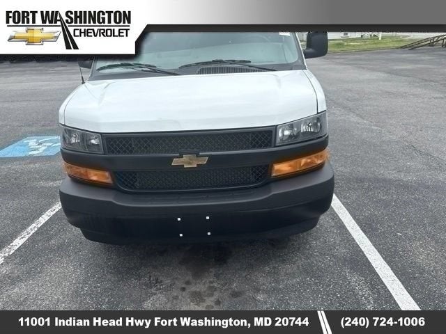 2025 Chevrolet Express Cargo WT
