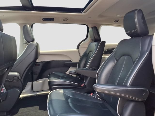 2023 Chrysler Pacifica Hybrid Limited