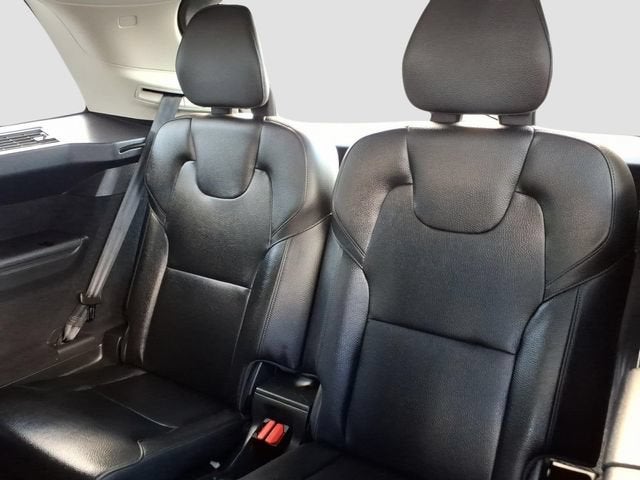 2019 Volvo XC90 T6 Momentum