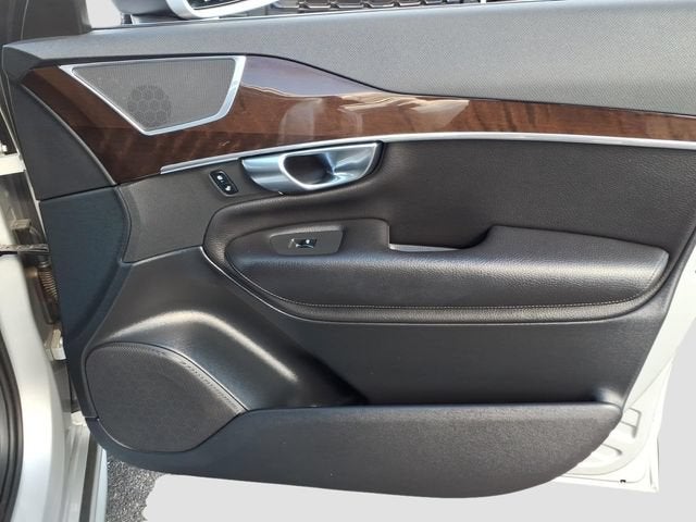 2019 Volvo XC90 T6 Momentum