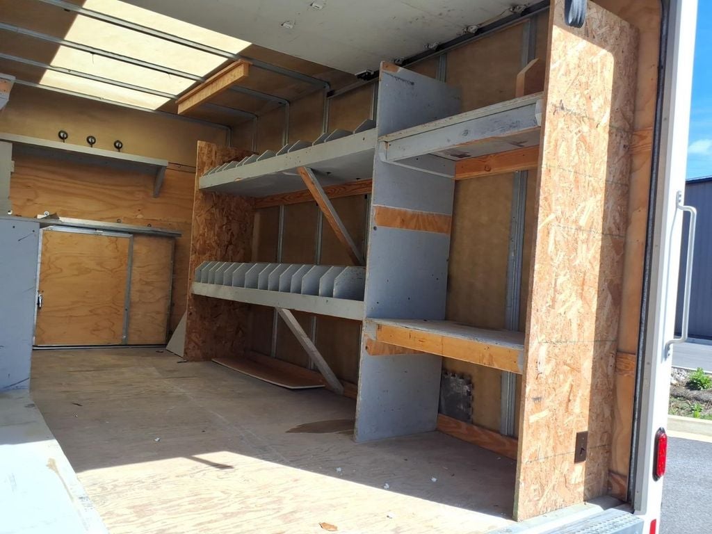 2022 Ford E-350SD Base Cutaway