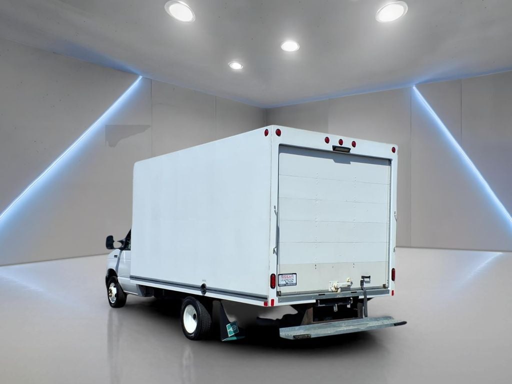 2022 Ford E-350SD Base Cutaway