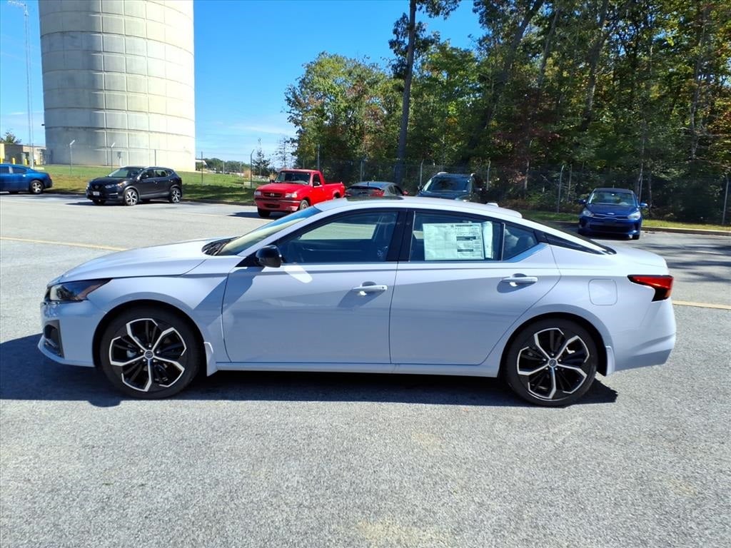2025 Nissan Altima SR