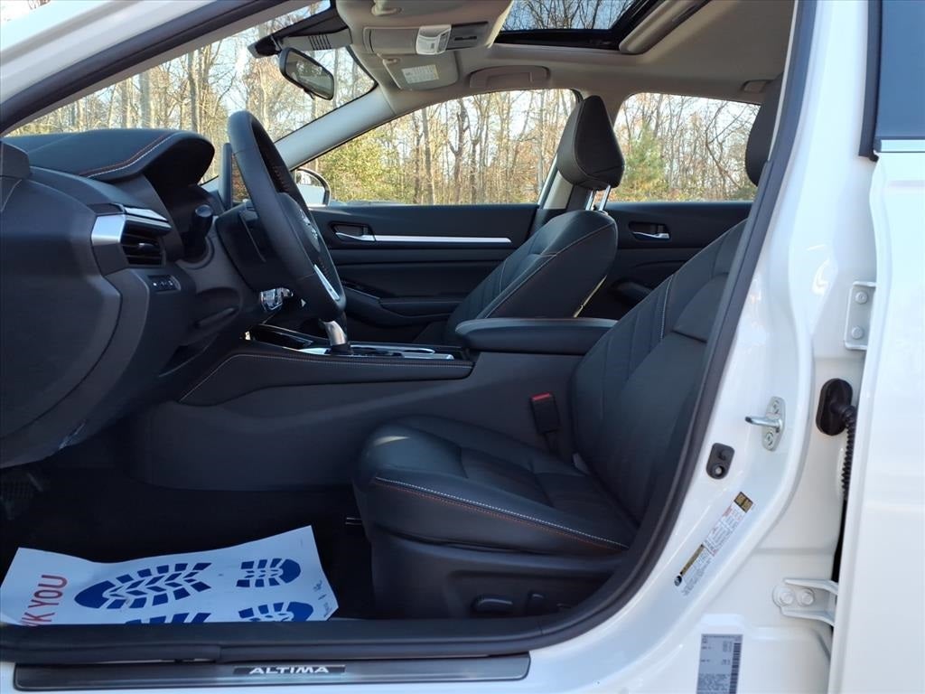 2025 Nissan Altima SR