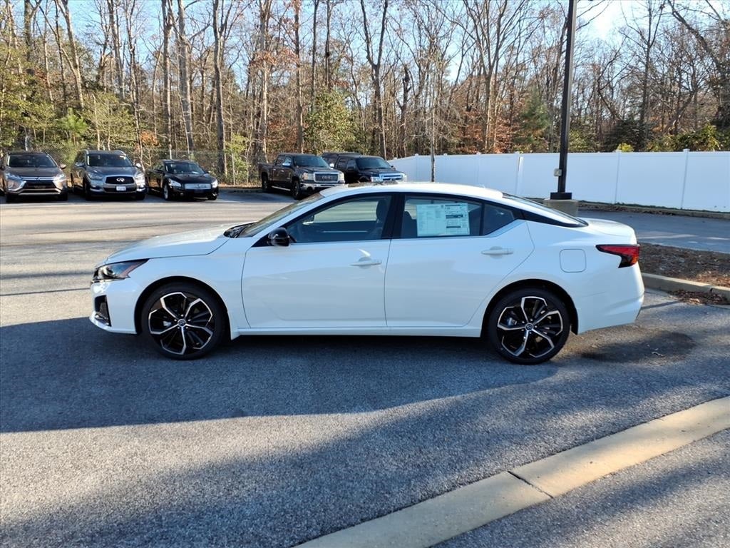 2025 Nissan Altima SR