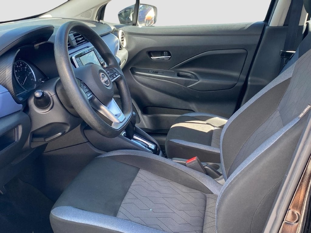 2024 Nissan Versa 1.6 SV w/Apple CarPlay