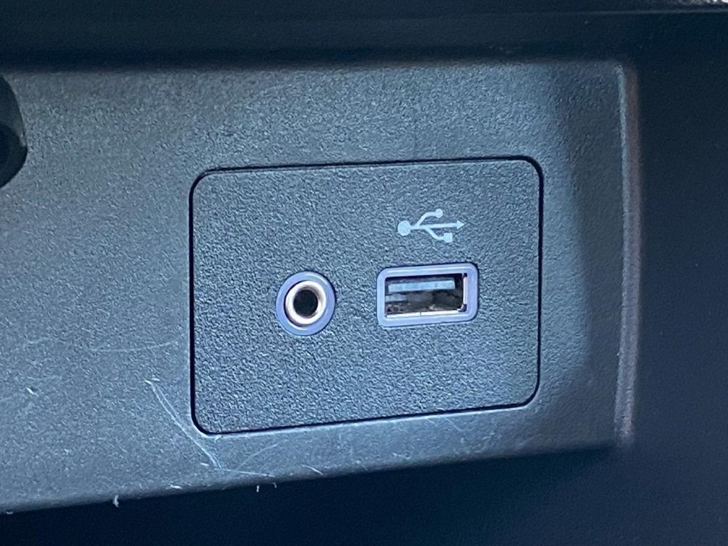 2024 Nissan Versa 1.6 SV w/Apple CarPlay