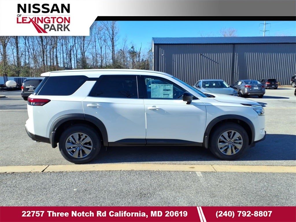2025 Nissan Pathfinder S