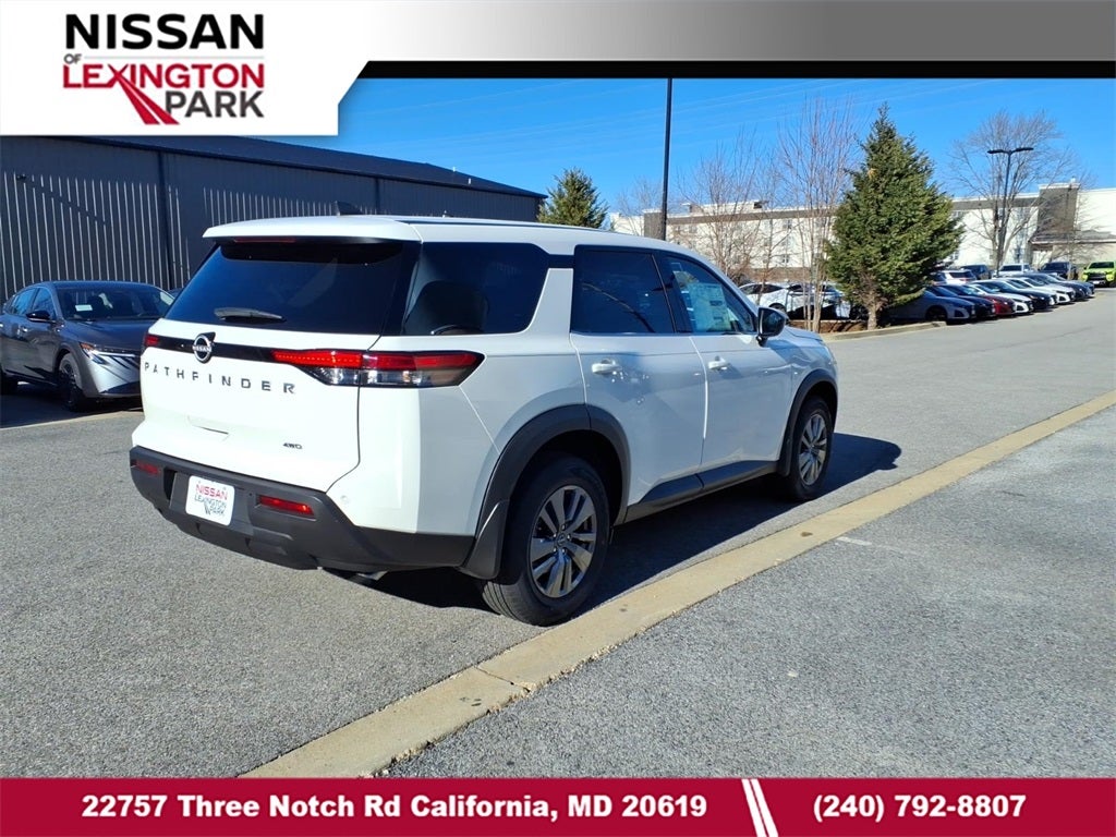 2025 Nissan Pathfinder S