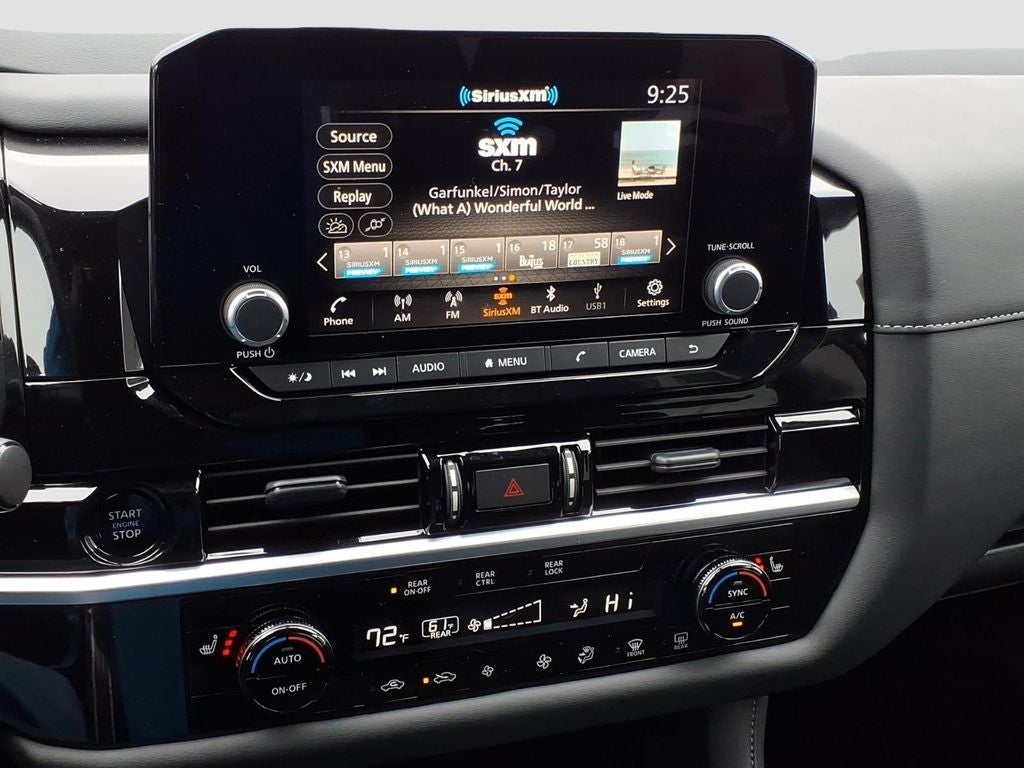 2025 Nissan Pathfinder SV