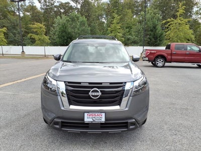2025 Nissan Pathfinder SV
