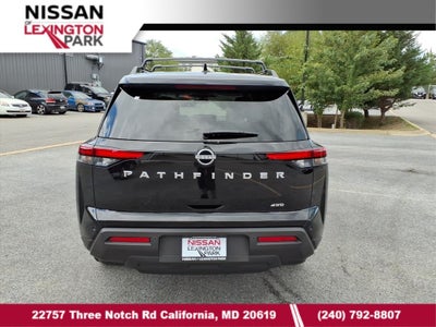 2025 Nissan Pathfinder SV