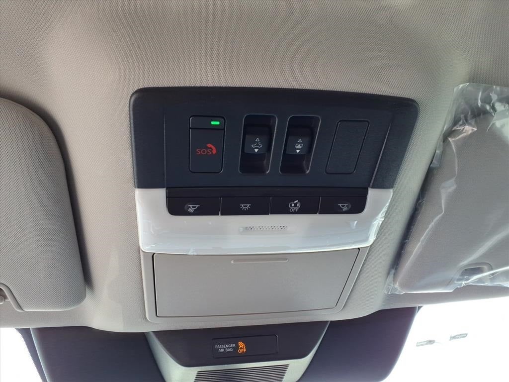 2025 Nissan Pathfinder SV