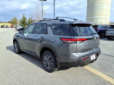 2025 Nissan Pathfinder SV