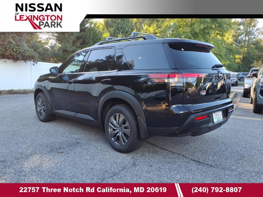 2026 Nissan Pathfinder SV