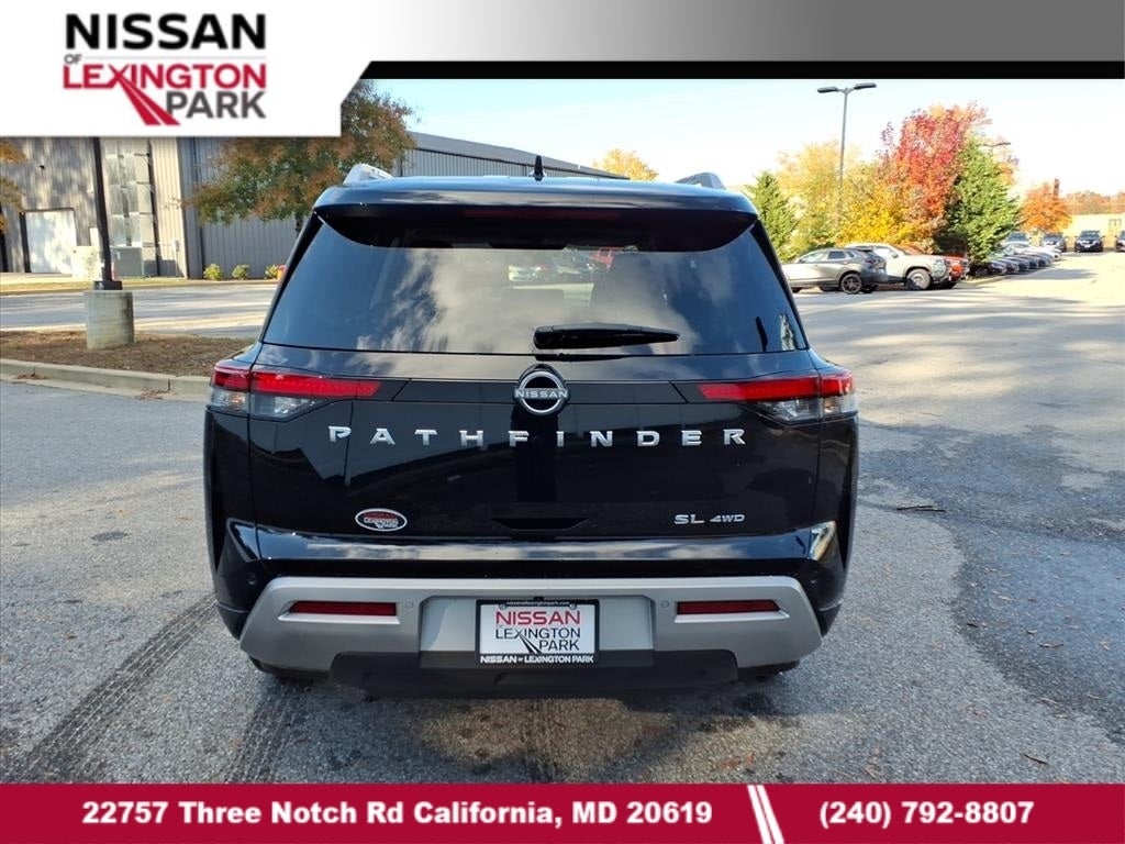 2025 Nissan Pathfinder SL