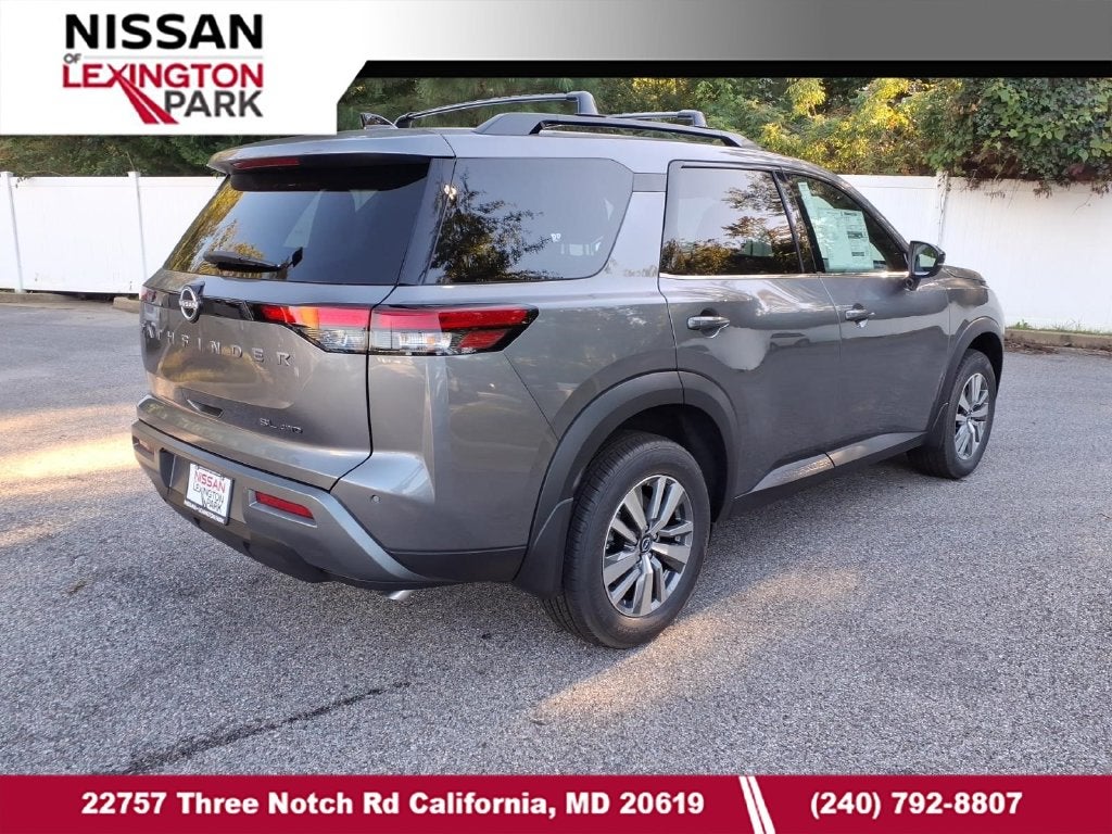 2026 Nissan Pathfinder SL