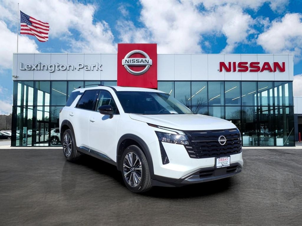 2026 Nissan Pathfinder Platinum 4WD's photo