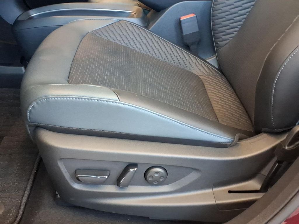 2026 Nissan LEAF Platinum+