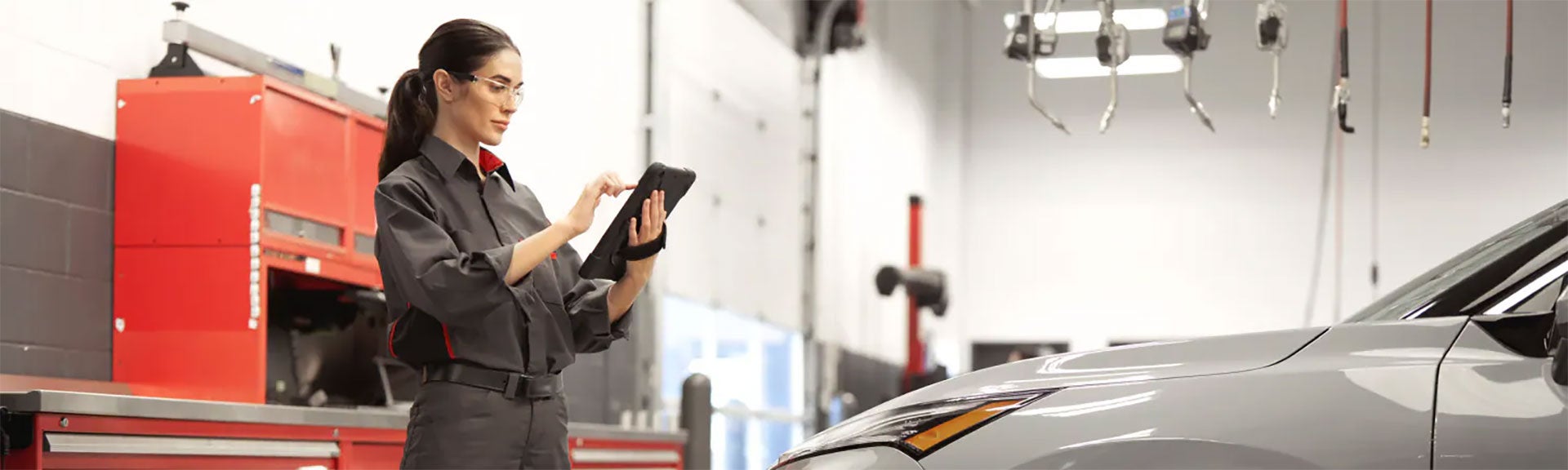 nissan mechanic multi-point inspection